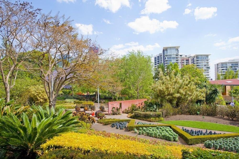 Quest Cannon Hill Brisbane Exterior photo